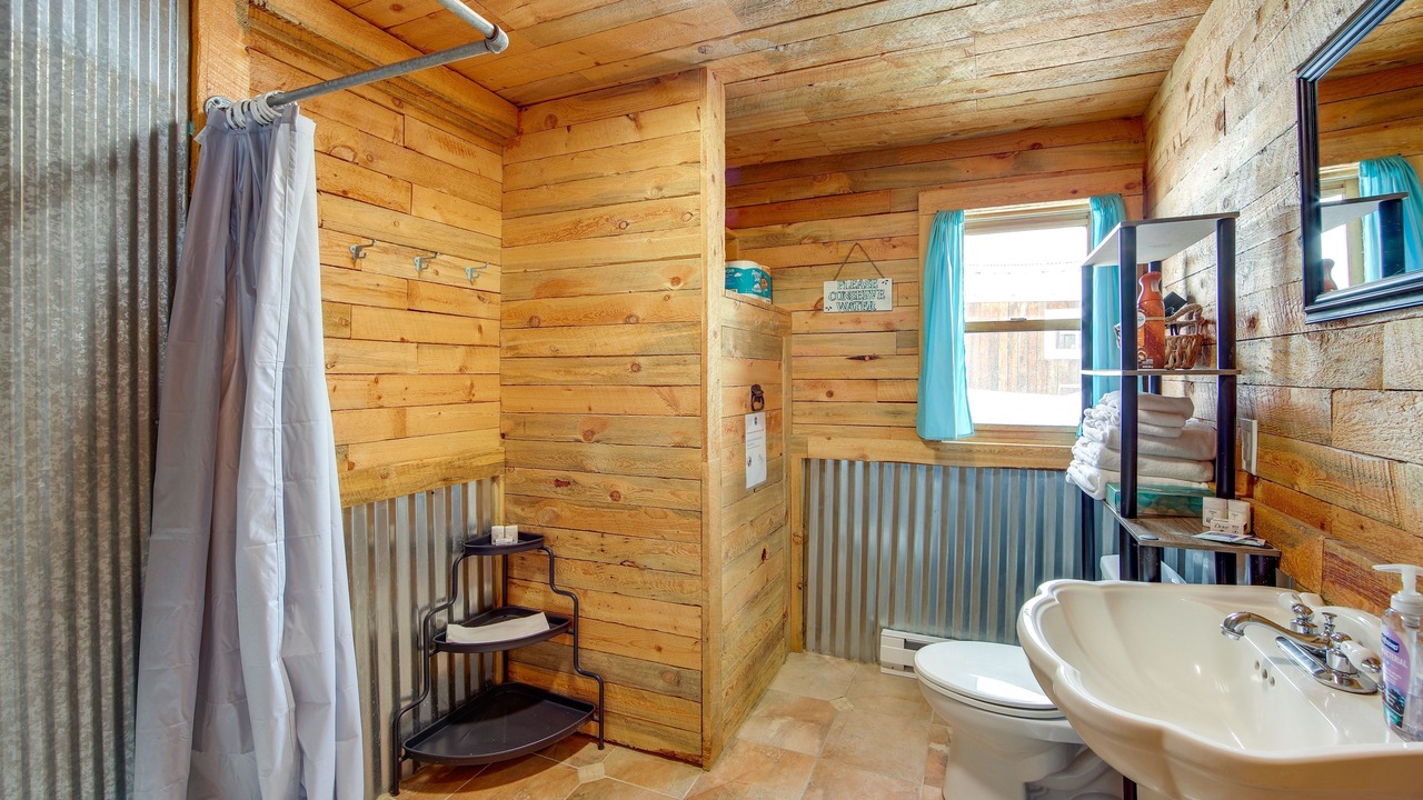 Photo of Bathroom in Lake Agnes