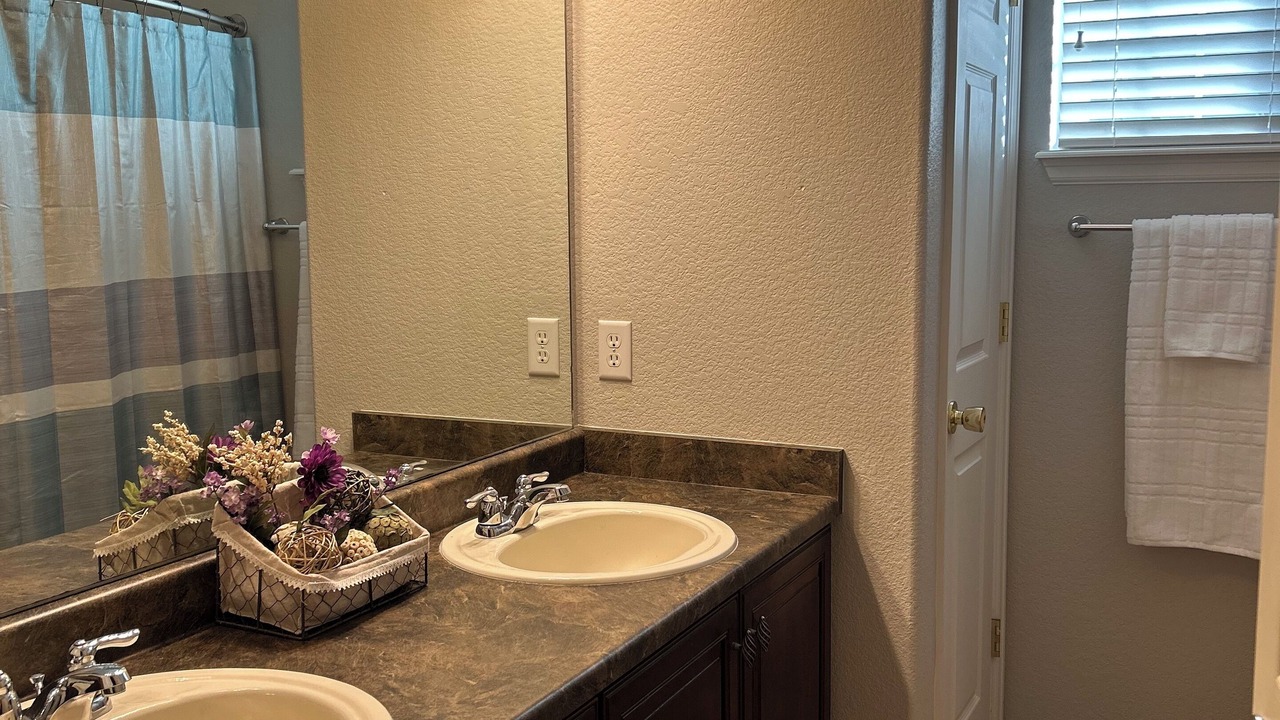 Photo of Bathroom in Peyton
