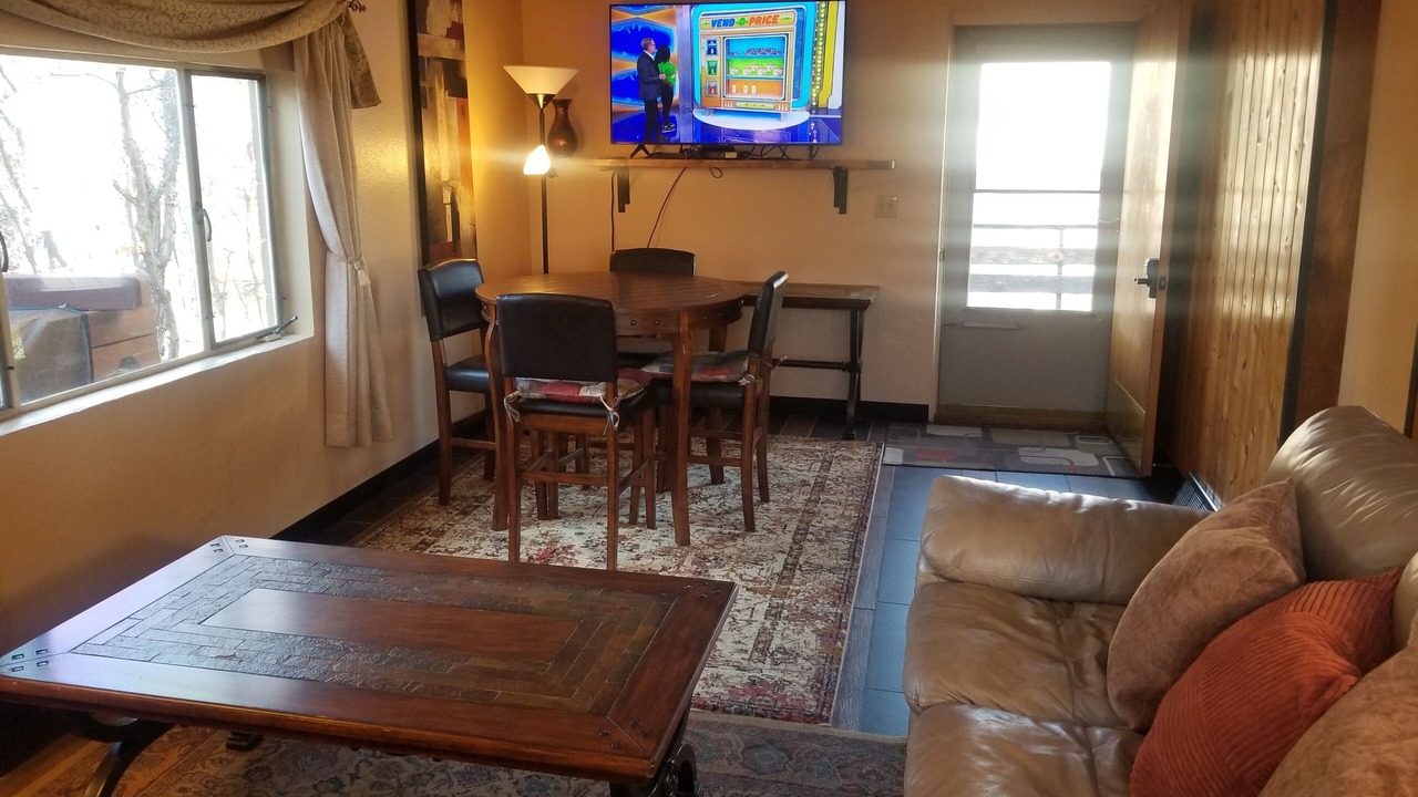 Photo of Livingroom in Cheyenne Canyon