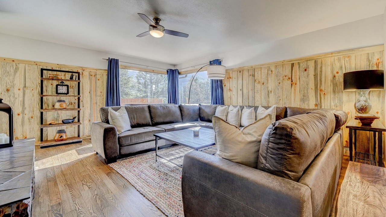 Photo of Livingroom in Cascade-Chipita Park