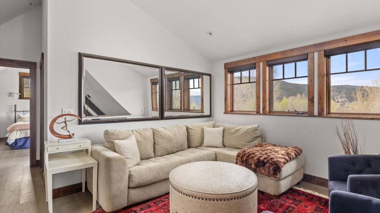 Photo of Livingroom in Carbondale