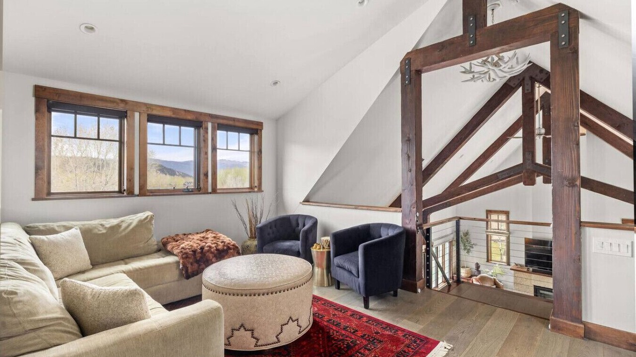 Photo of Livingroom in Carbondale