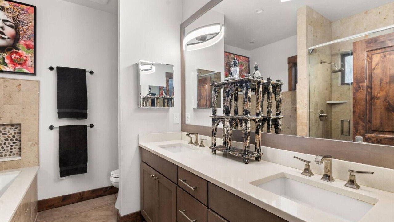 Photo of Bathroom in Carbondale