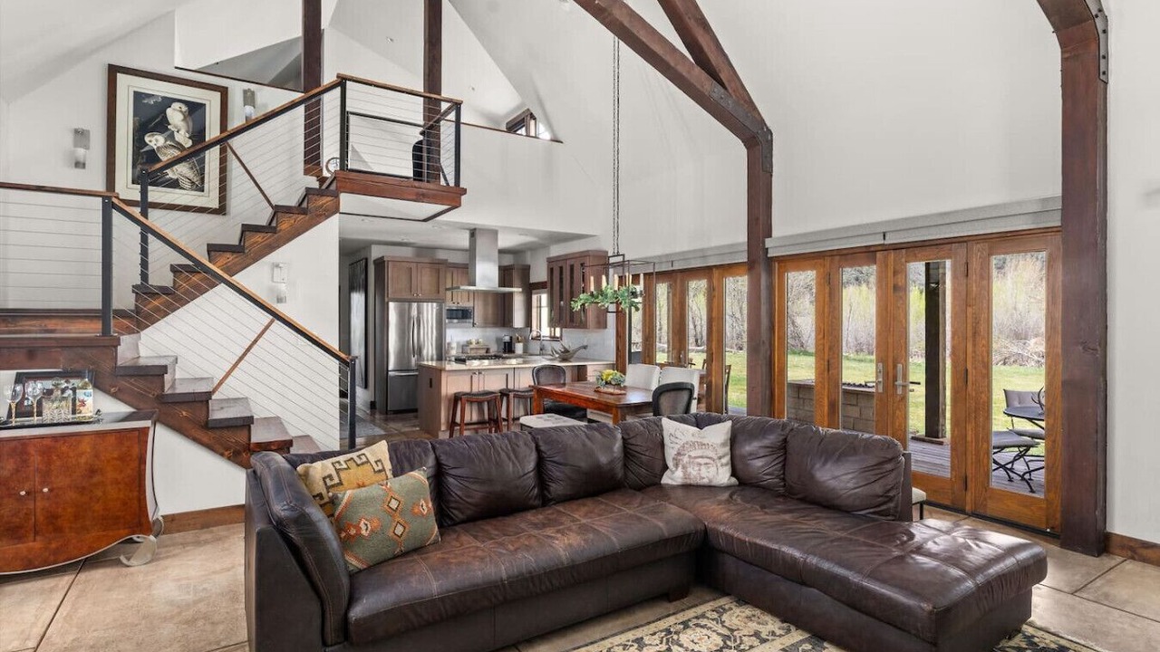 Photo of Livingroom in Carbondale