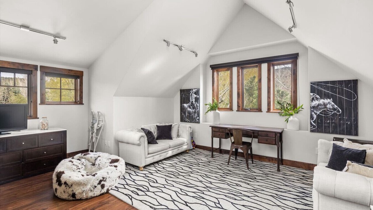 Photo of Livingroom in Carbondale