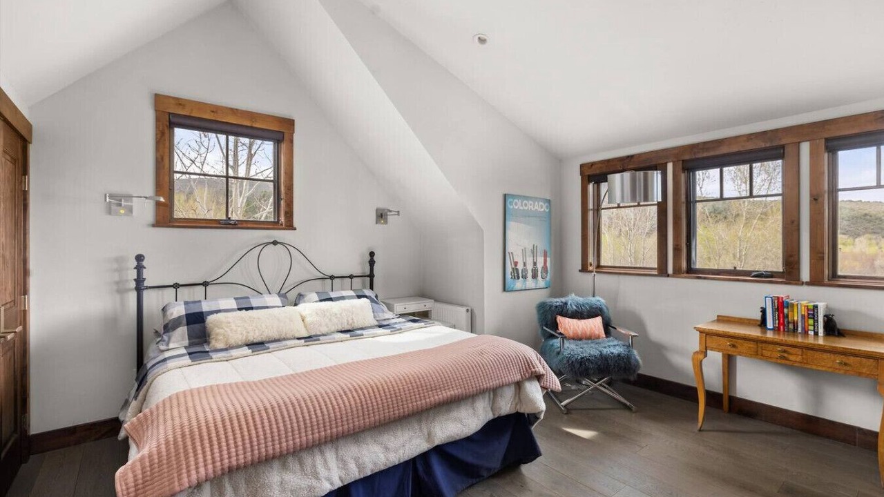 Photo of Bedroom in Carbondale