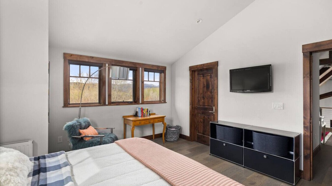 Photo of Bedroom in Carbondale
