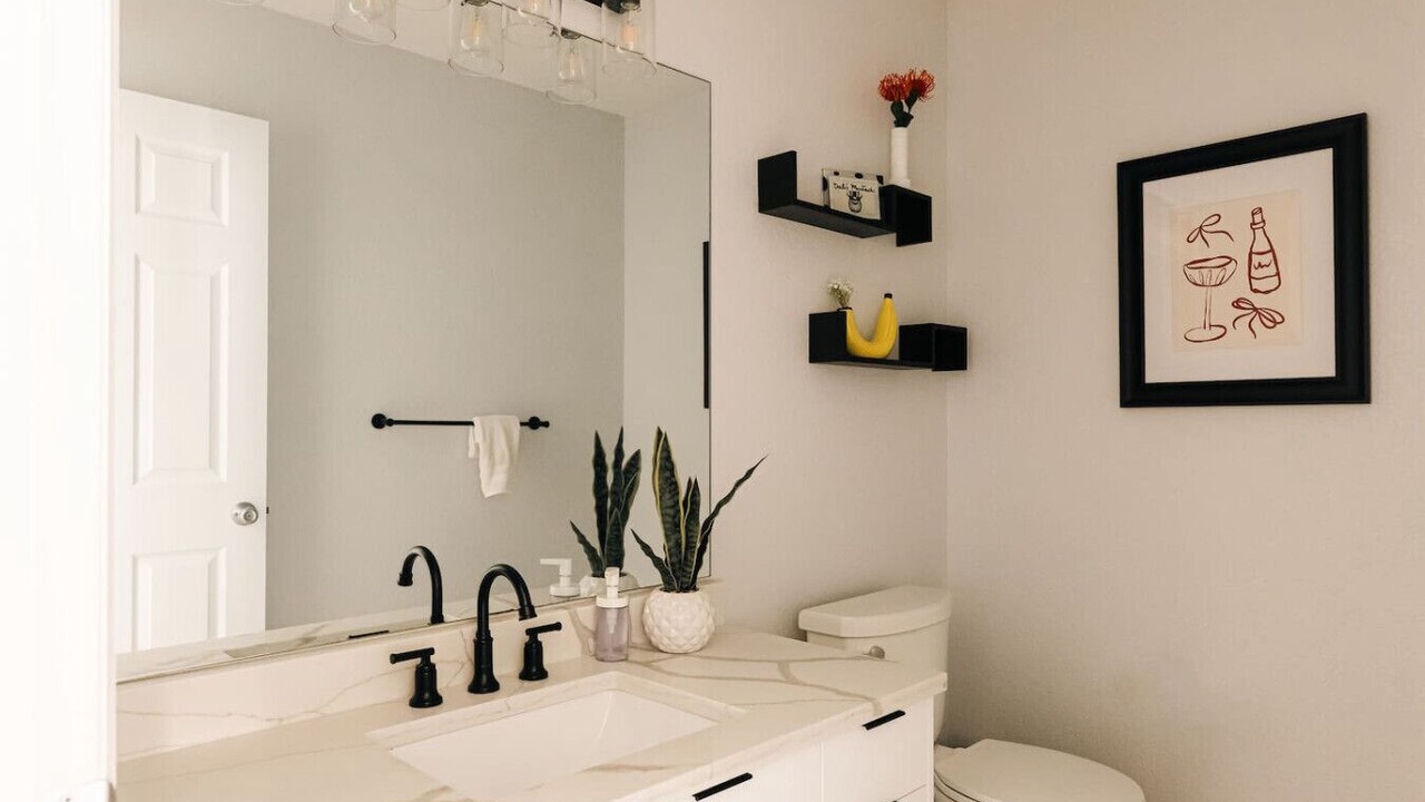 Photo of Bathroom in Barths