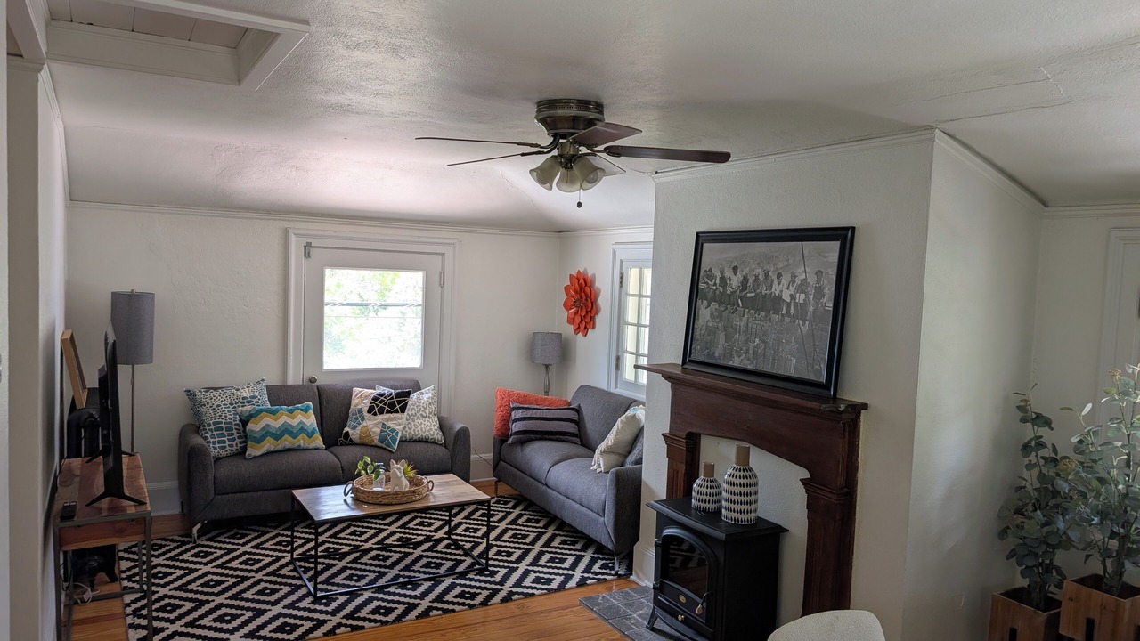Photo of Livingroom in Old North End