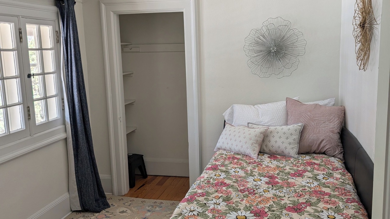 Photo of Bedroom in Old North End