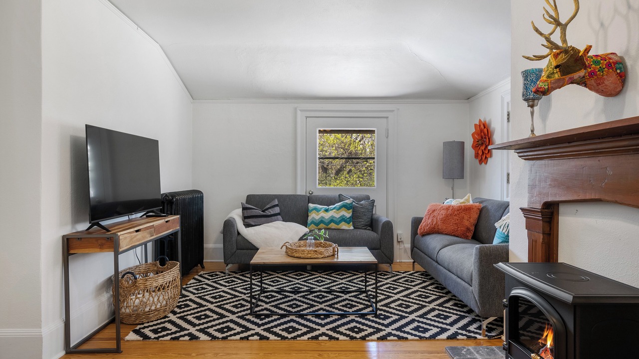 Photo of Livingroom in Old North End