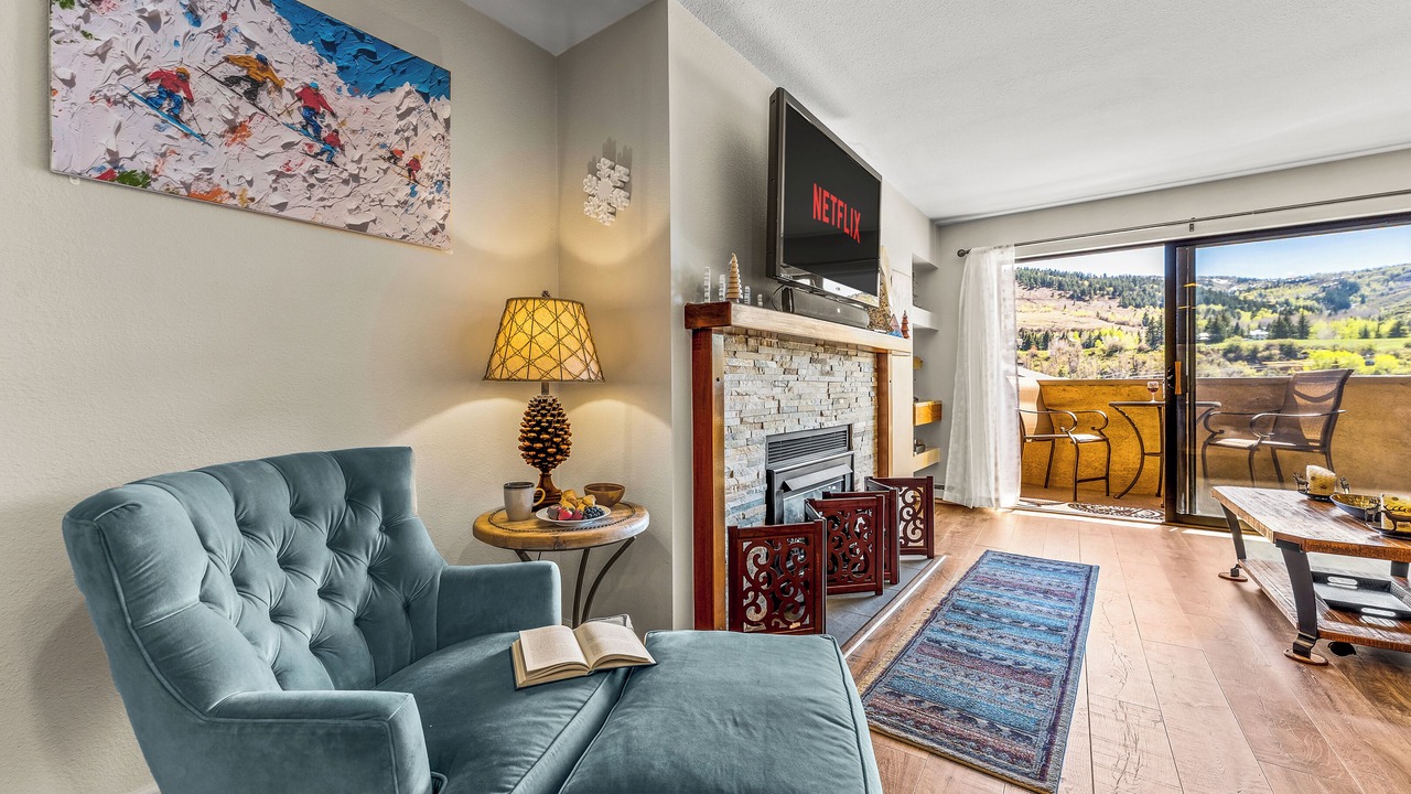 Photo of Livingroom in Avon