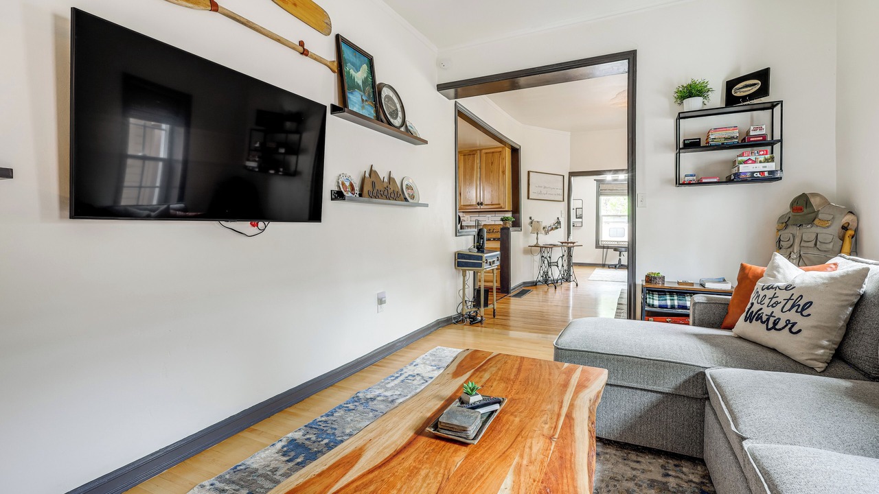 Photo of Livingroom in Canon City