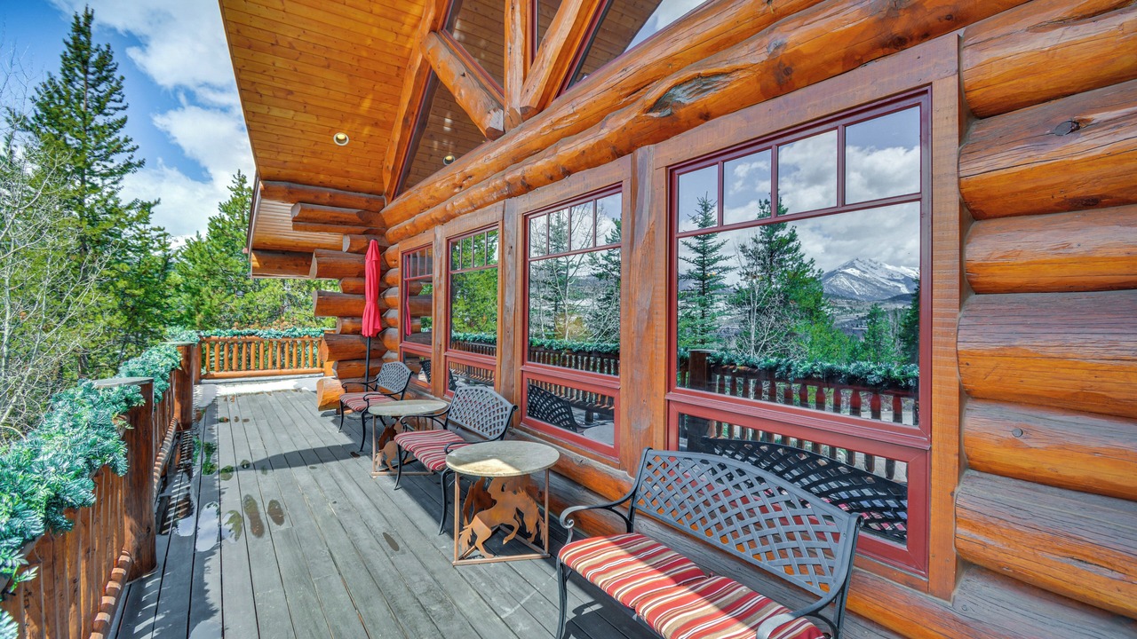 Photo of Patio Balcony in Ptarmigan Mountain