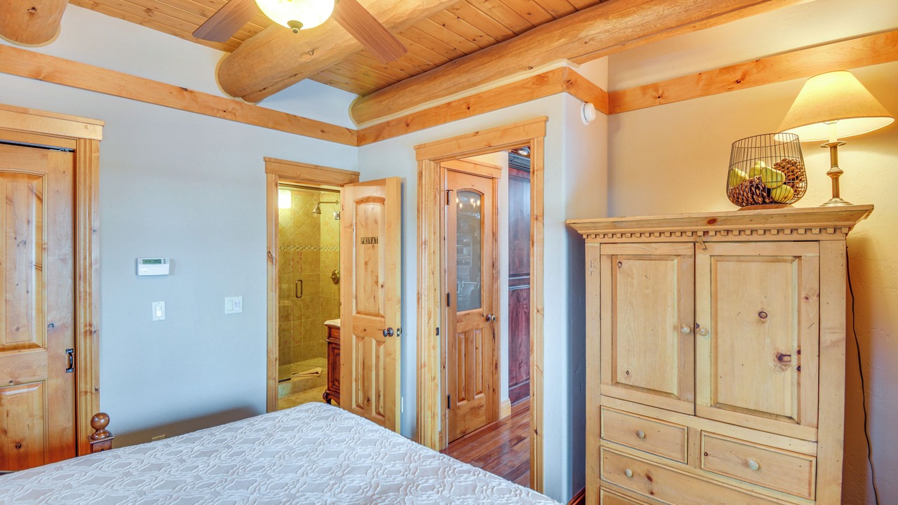 Photo of Bedroom in Ptarmigan Mountain
