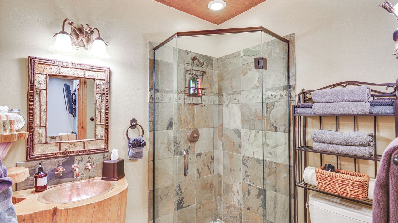 Photo of Bathroom in Ptarmigan Mountain