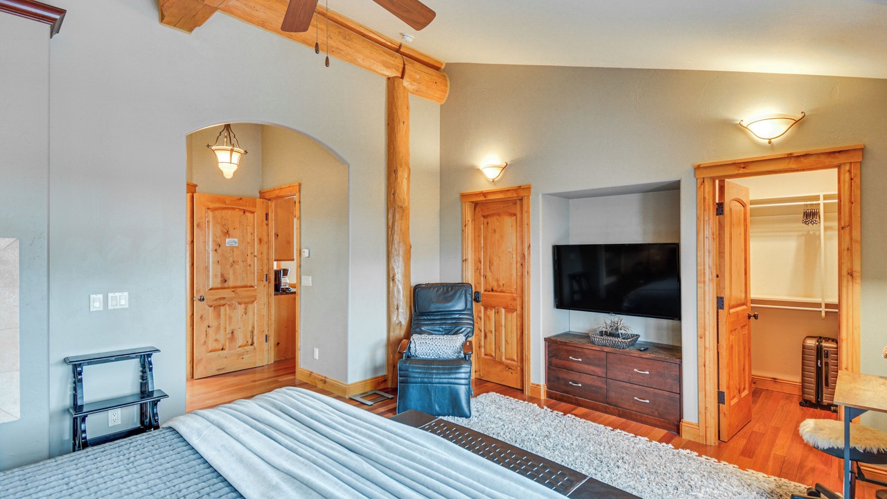 Photo of Bedroom in Ptarmigan Mountain