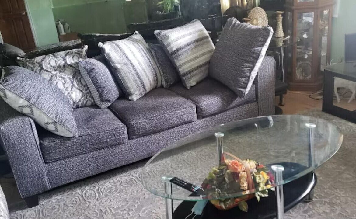 Photo of Livingroom in Aurora