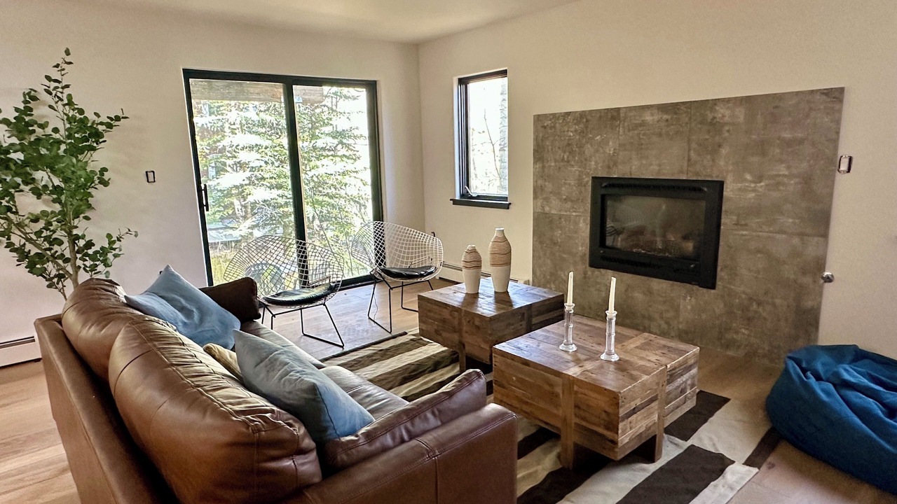 Photo of Livingroom in Highland Meadows
