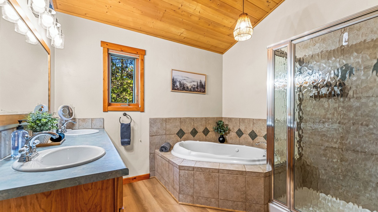 Photo of Bathroom in Grand View Highlands