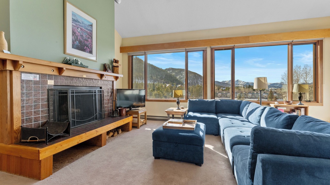 Photo of Livingroom in Lakeside Village