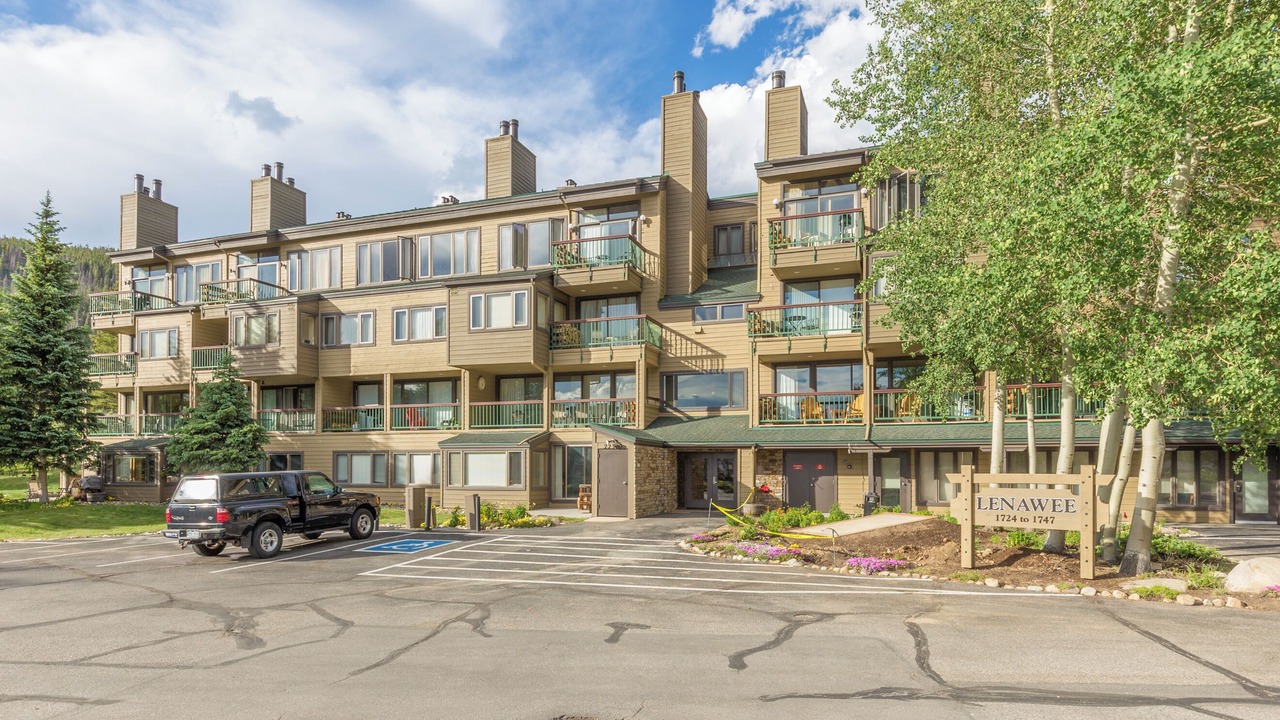Photo of Outdoor in Lakeside Village