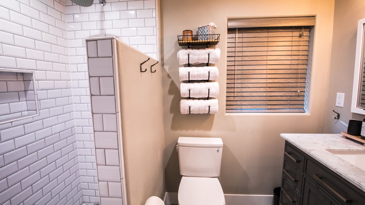 Photo of Bathroom in Los Ranchitos Estates