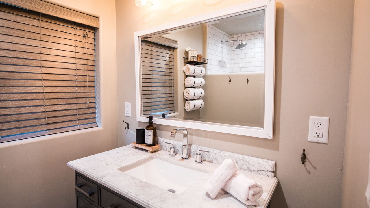 Photo of Bathroom in Los Ranchitos Estates