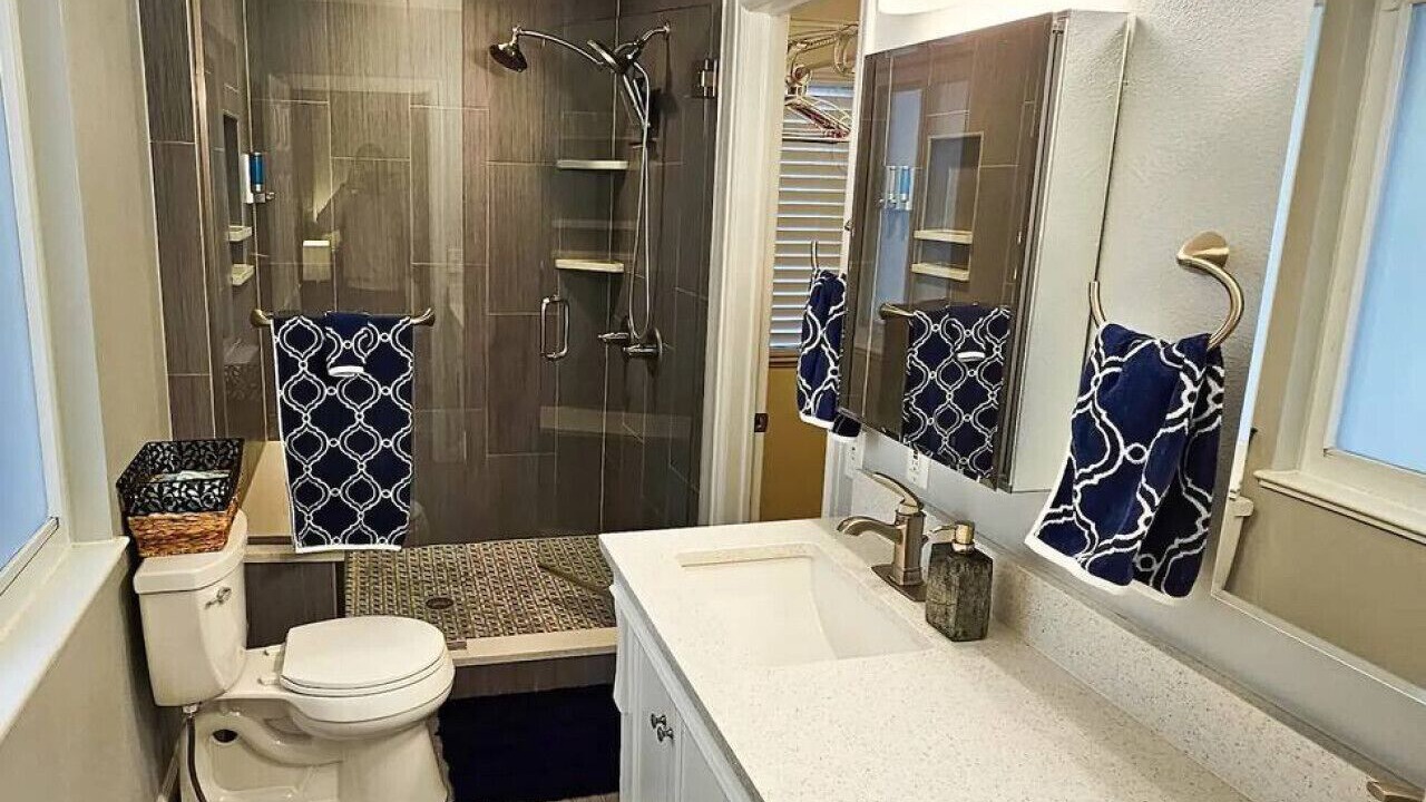 Photo of Bathroom in Hale