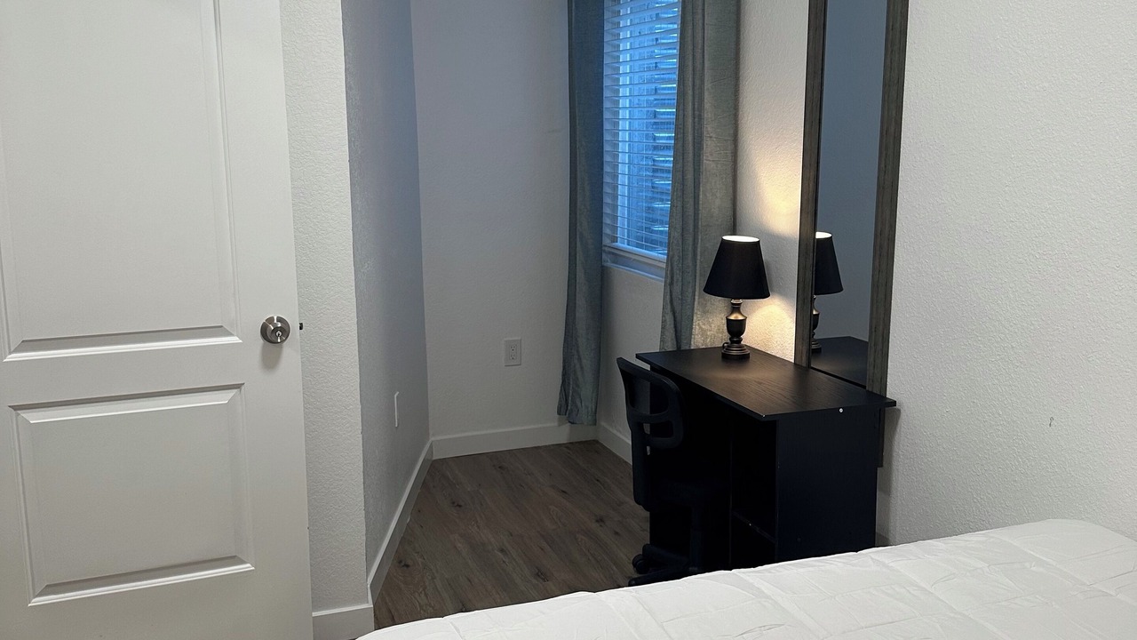 Photo of Bedroom in Aurora