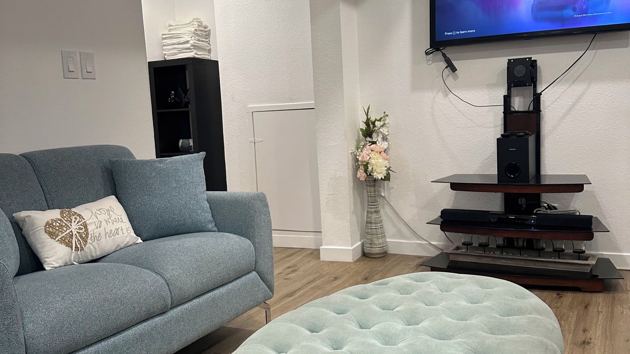 Photo of Livingroom in Aurora