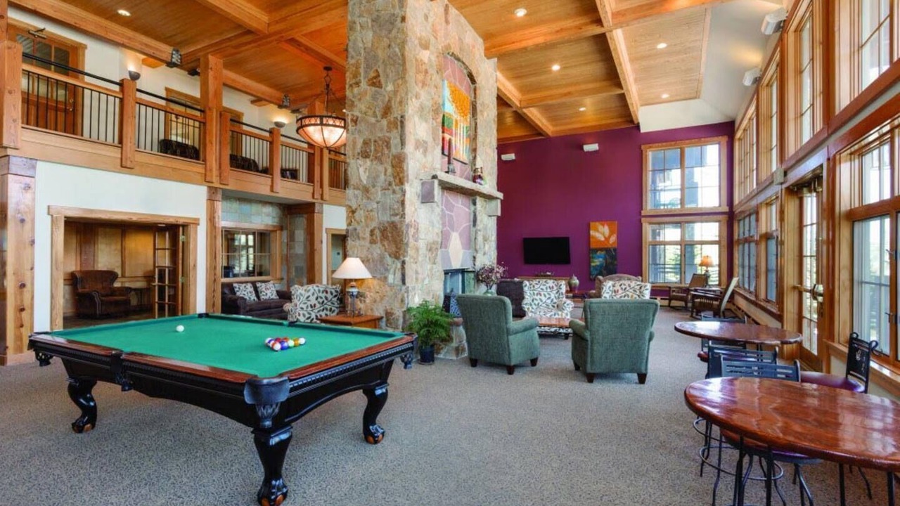 Photo of Bedroom in Peak 9