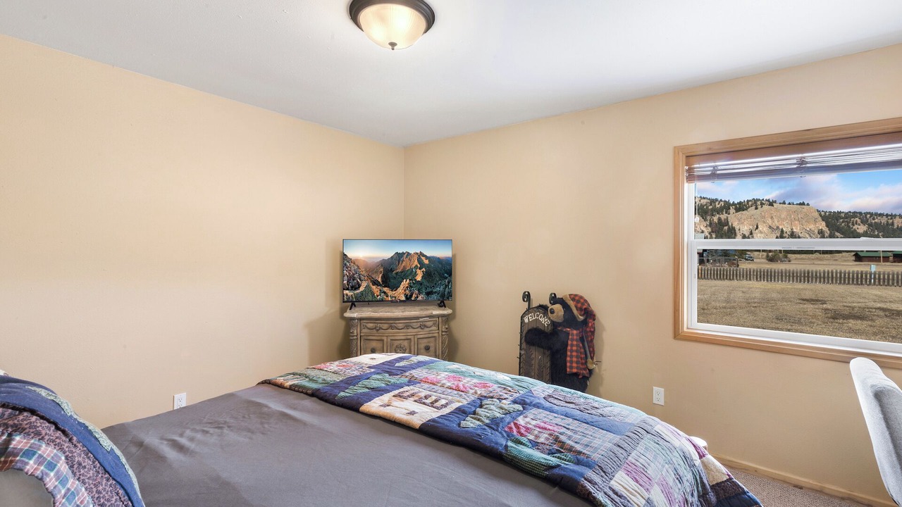 Photo of Bedroom in South Fork