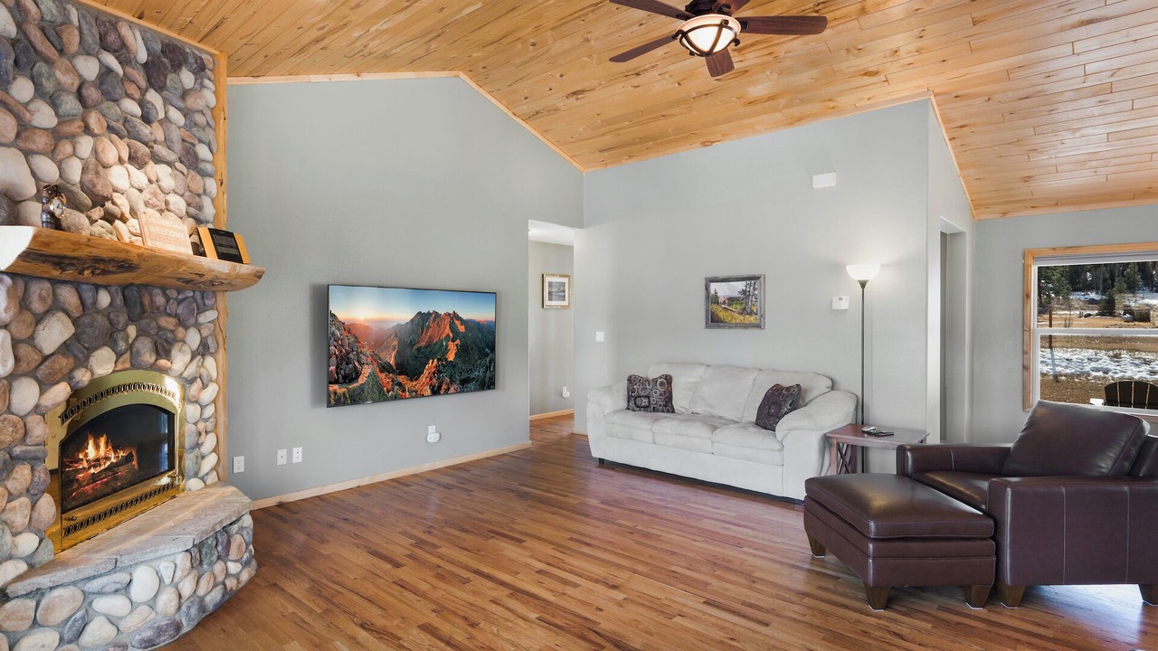 Photo of Livingroom in South Fork