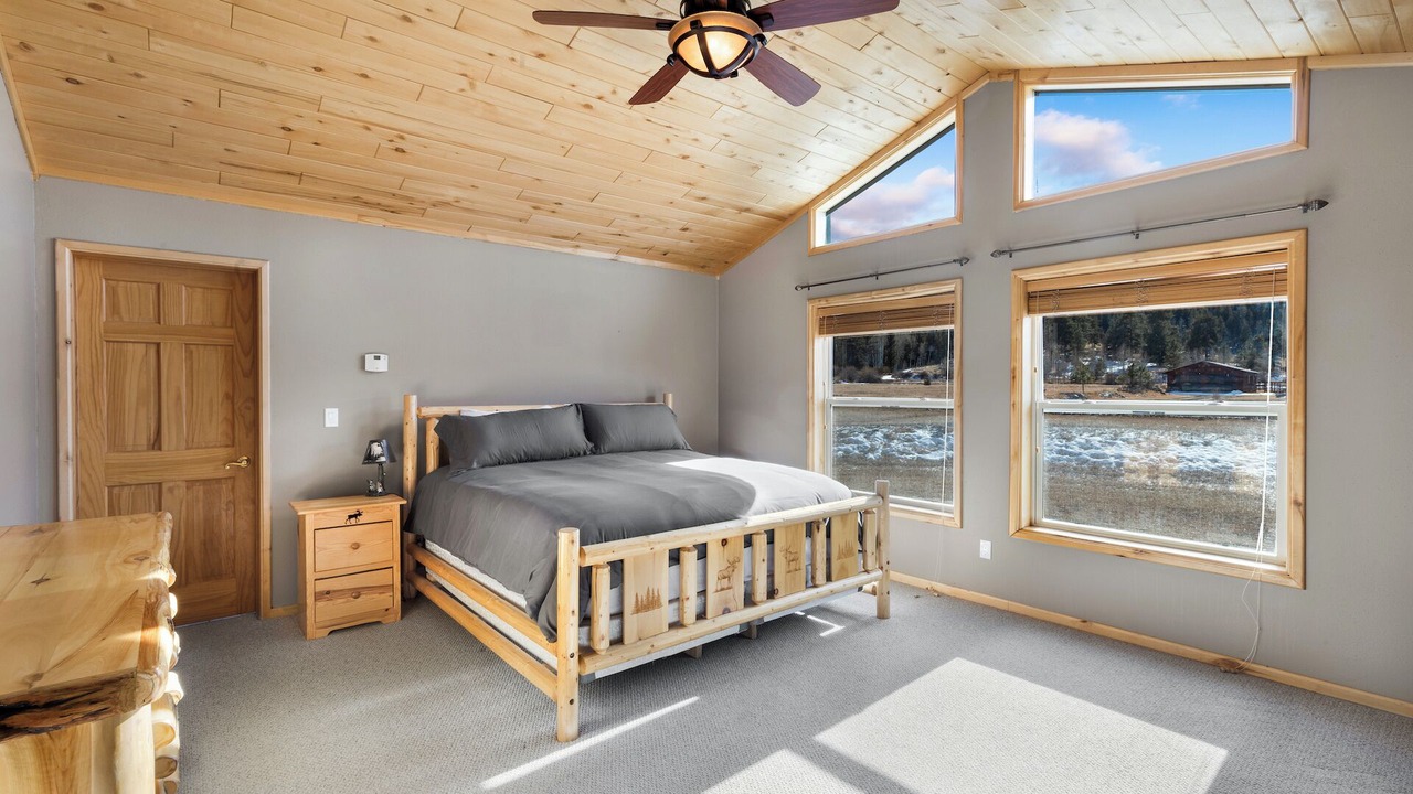 Photo of Bedroom in South Fork