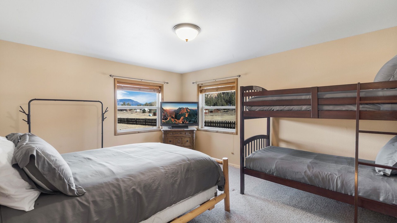 Photo of Bedroom in South Fork