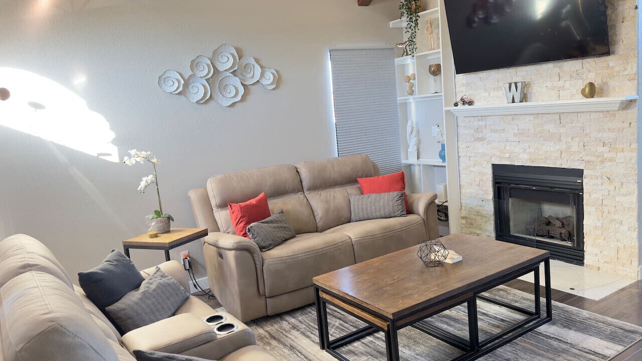 Photo of Livingroom in Westridge