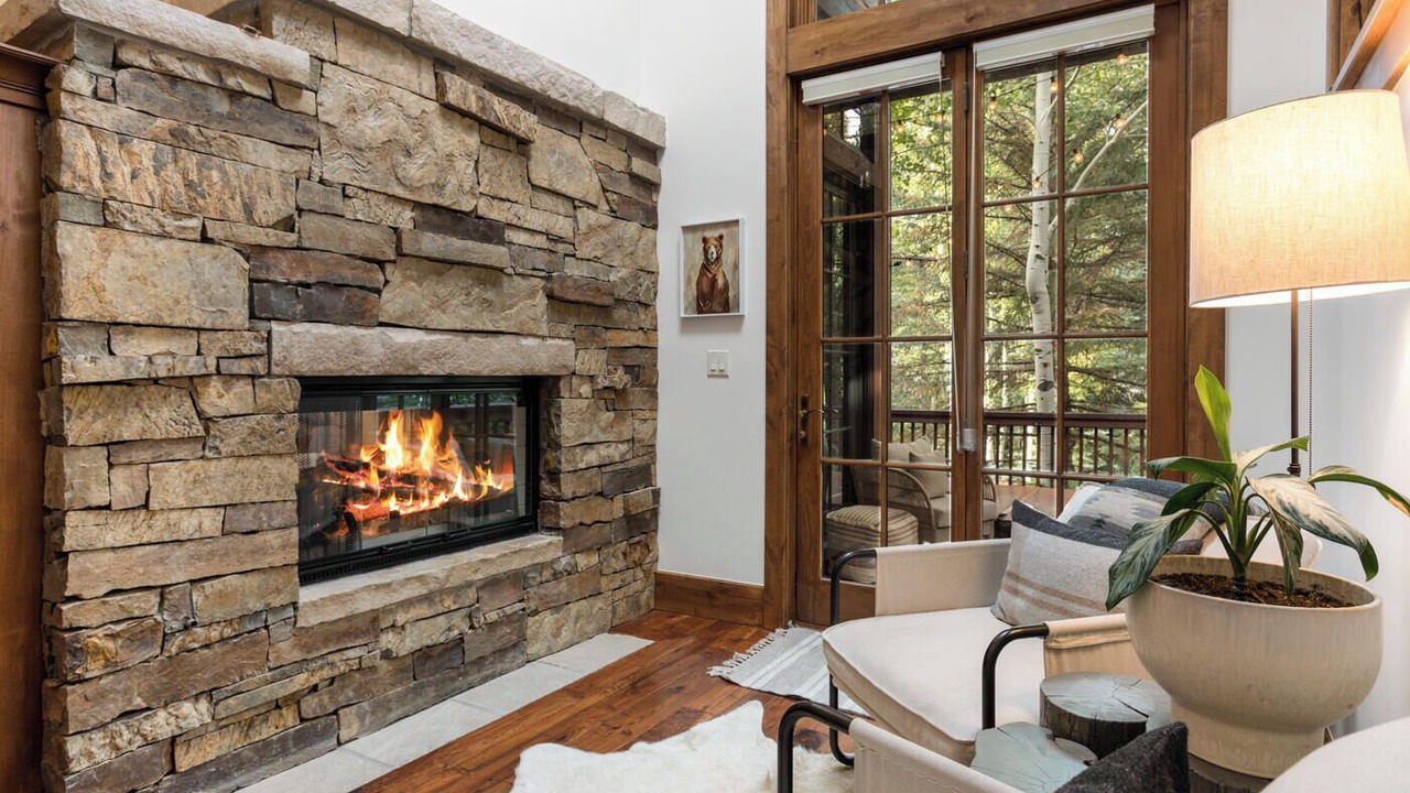 Photo of Livingroom in Edwards
