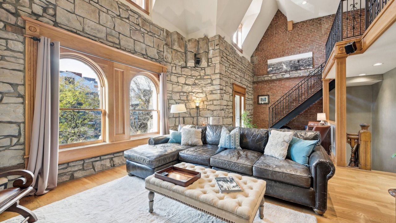 Photo of Livingroom in Uptown