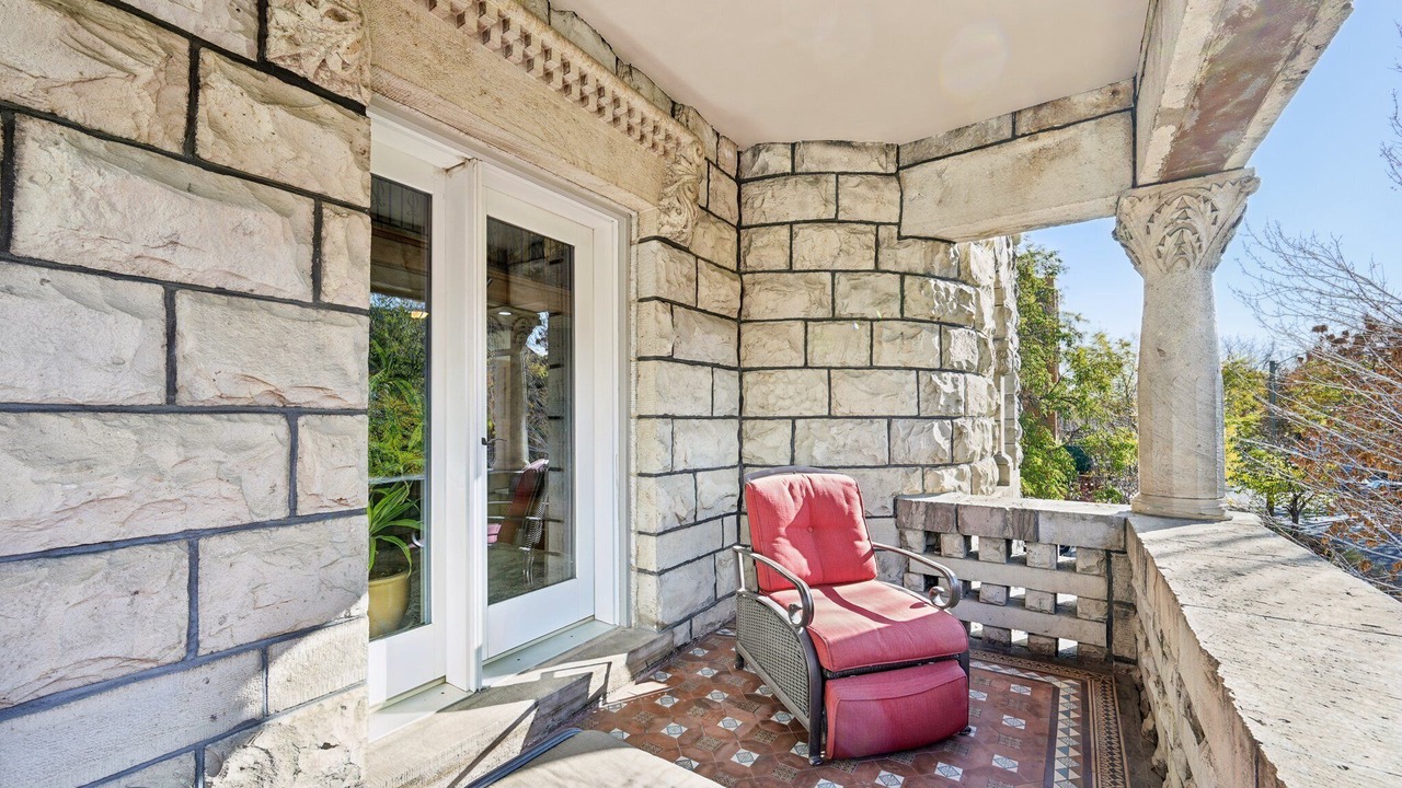 Photo of Patio Balcony in Uptown