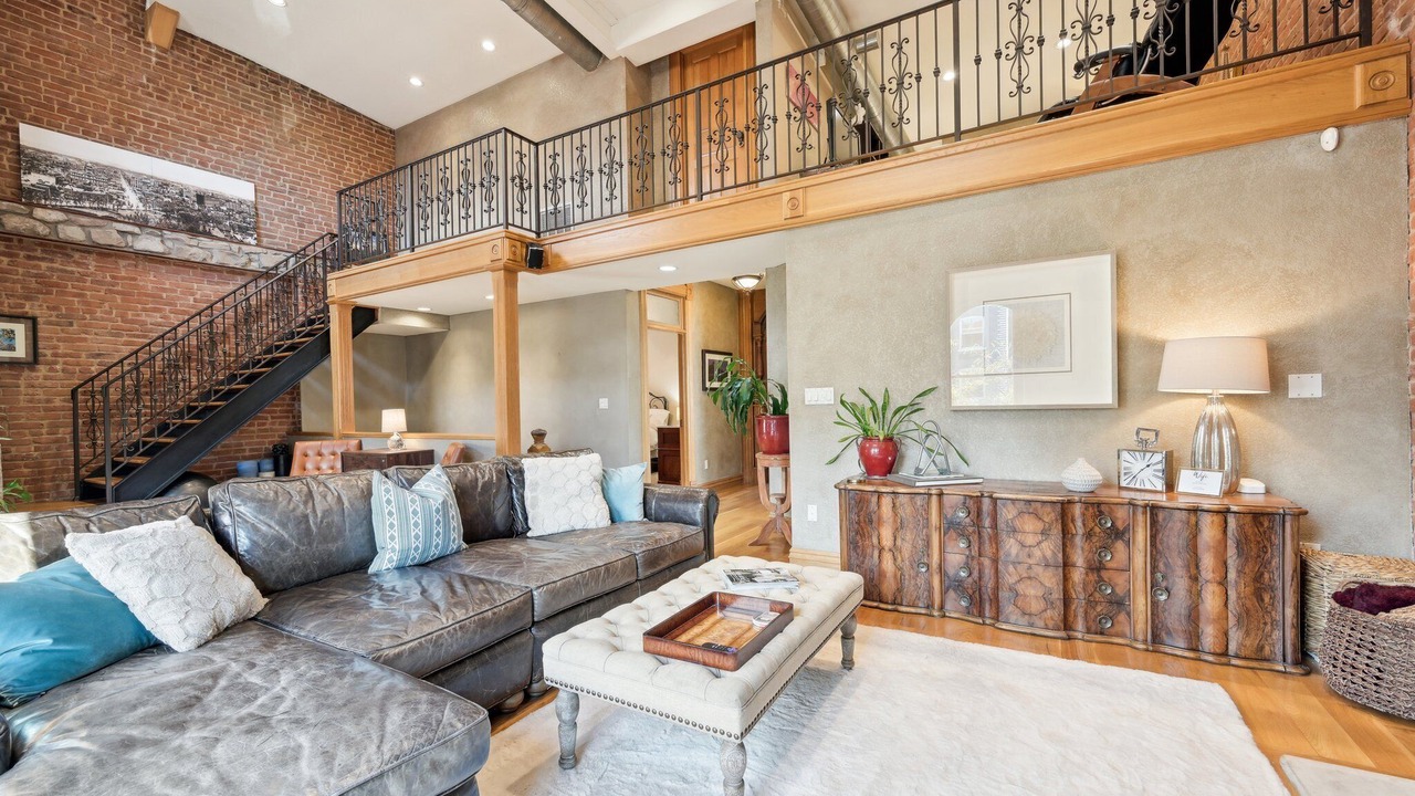 Photo of Livingroom in Uptown