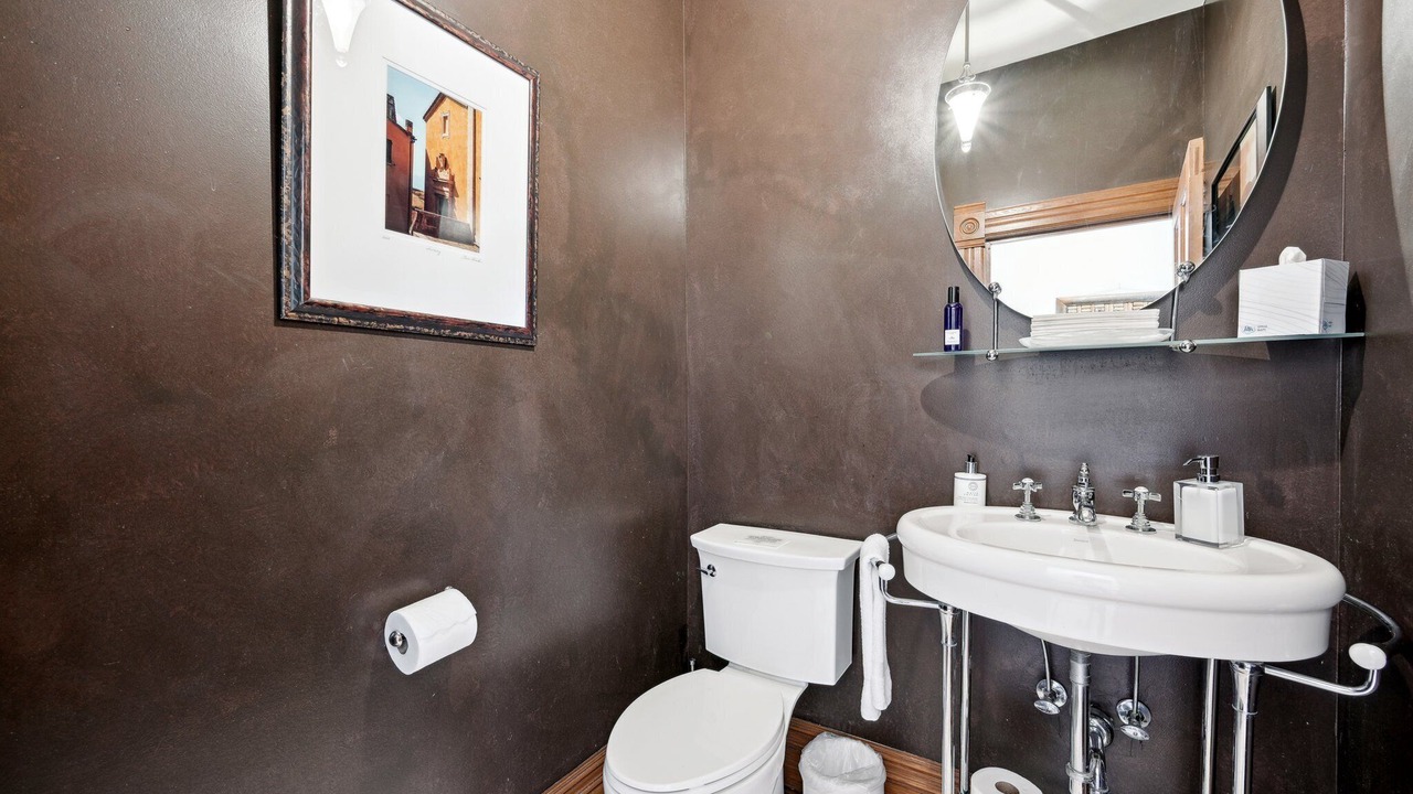 Photo of Bathroom in Uptown