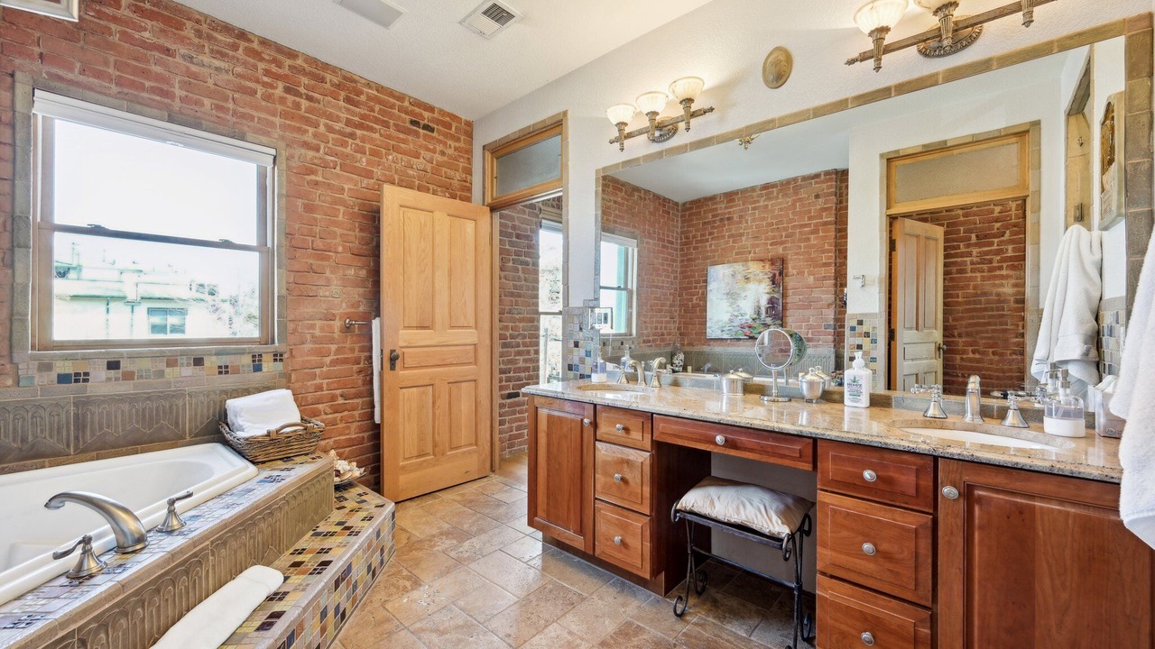 Photo of Bathroom in Uptown