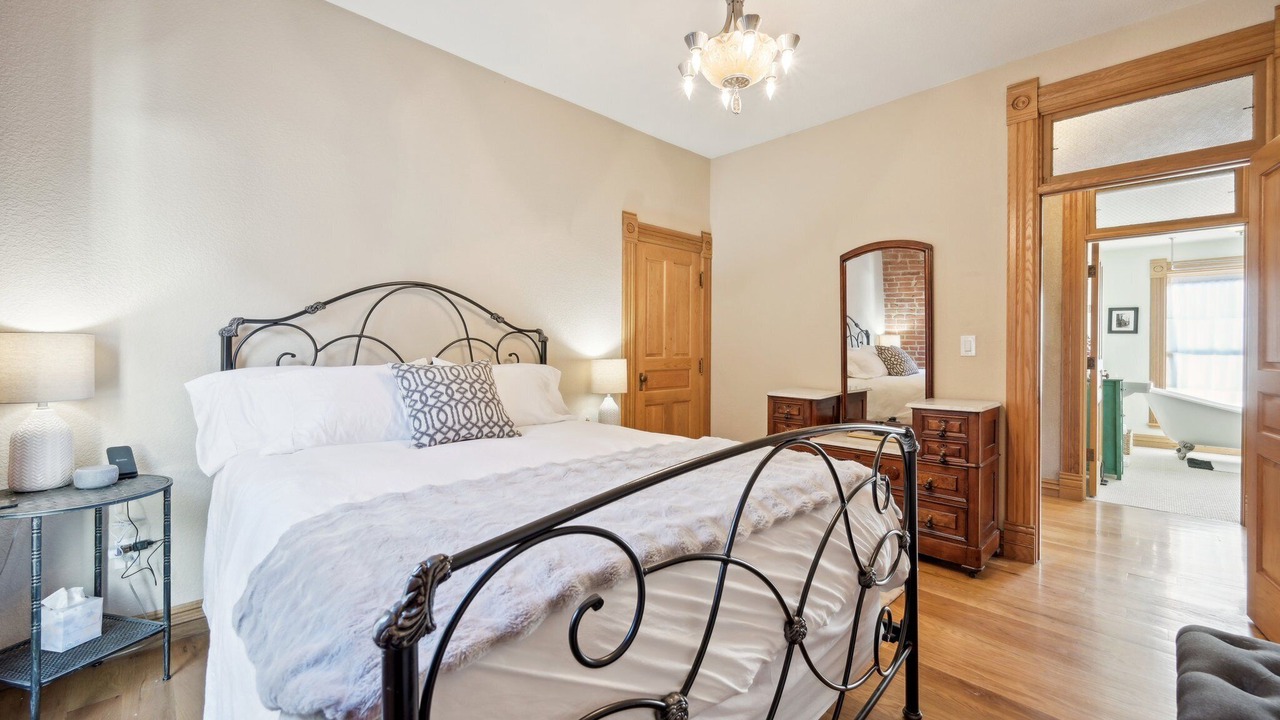 Photo of Bedroom in Uptown
