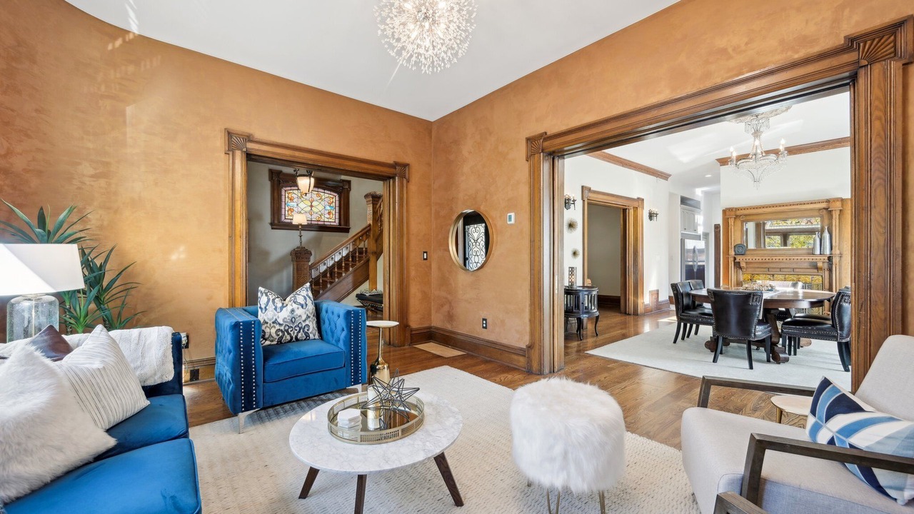 Photo of Livingroom in Uptown