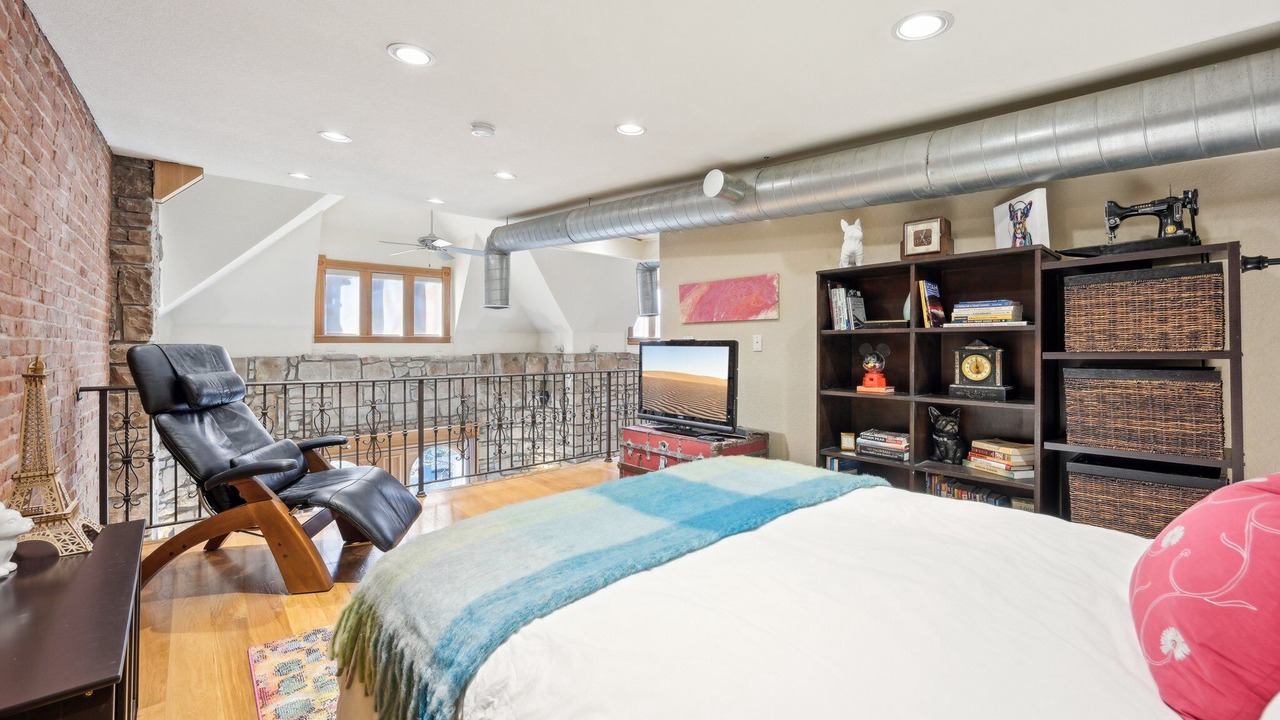 Photo of Bedroom in Uptown