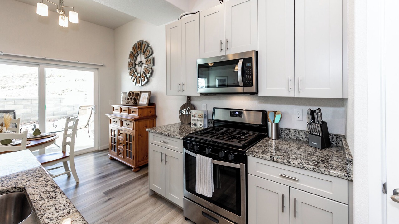 Photo of Kitchen in Mountain Shadows
