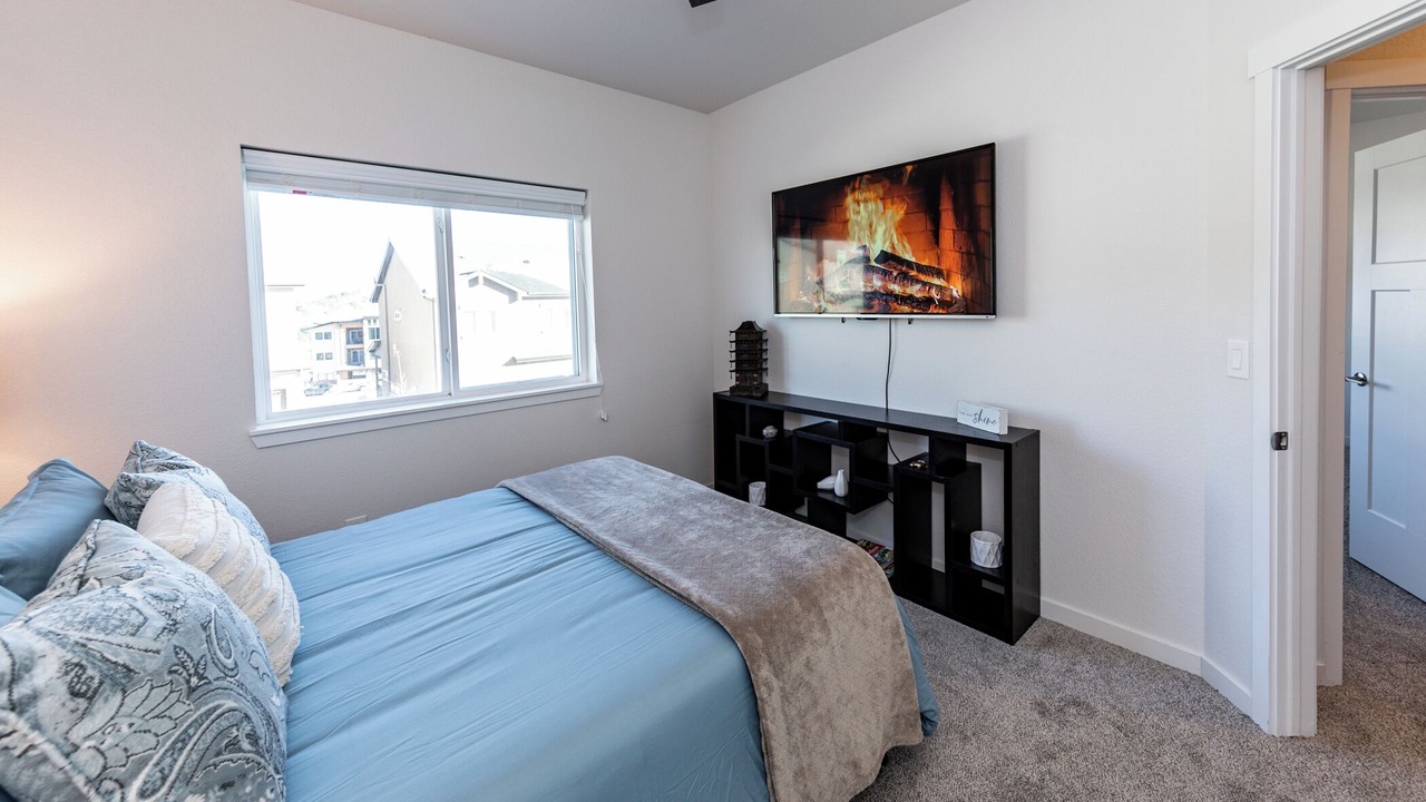 Photo of Bedroom in Mountain Shadows