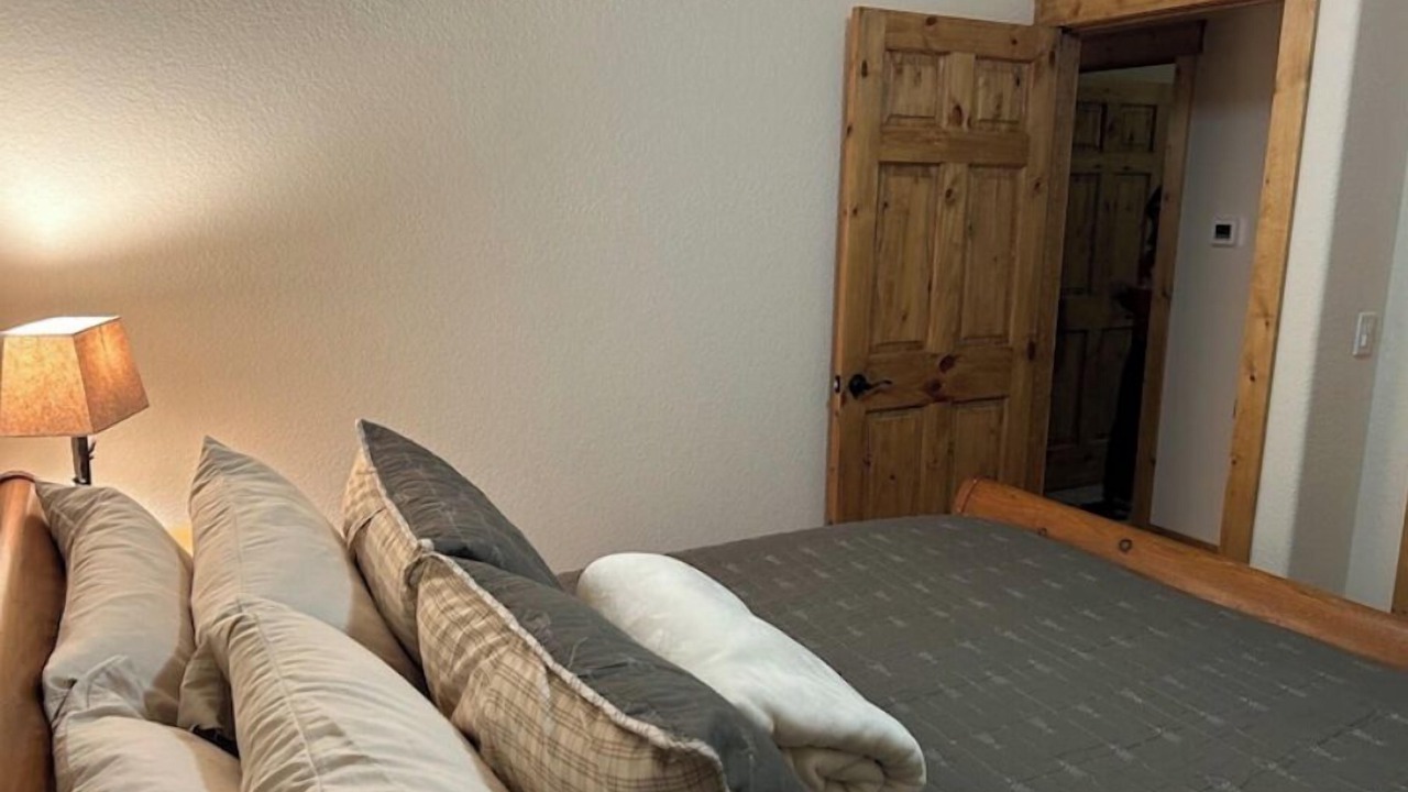 Photo of Bedroom in Pine