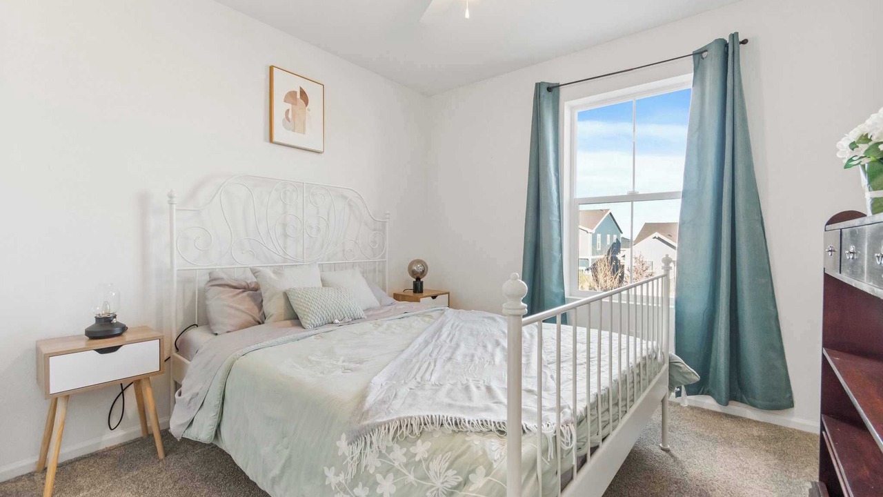 Photo of Bedroom in Aurora